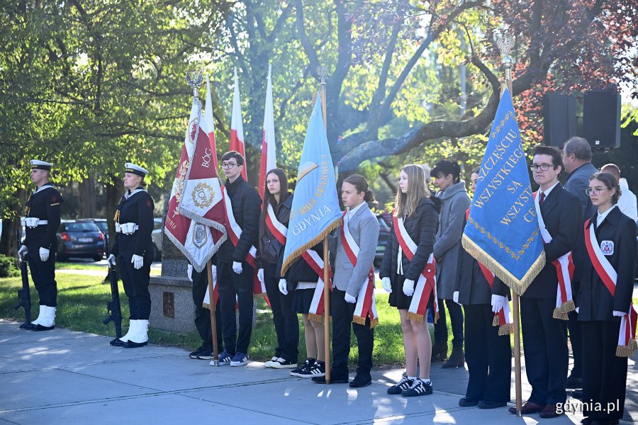  Dzień Polskiego Państwa Podziemnego – uroczystości z okazji 86. rocznicy jego utworzenia pod Pomnikiem Armii Krajowej w Gdyni (fot. Michał Puszczewicz)