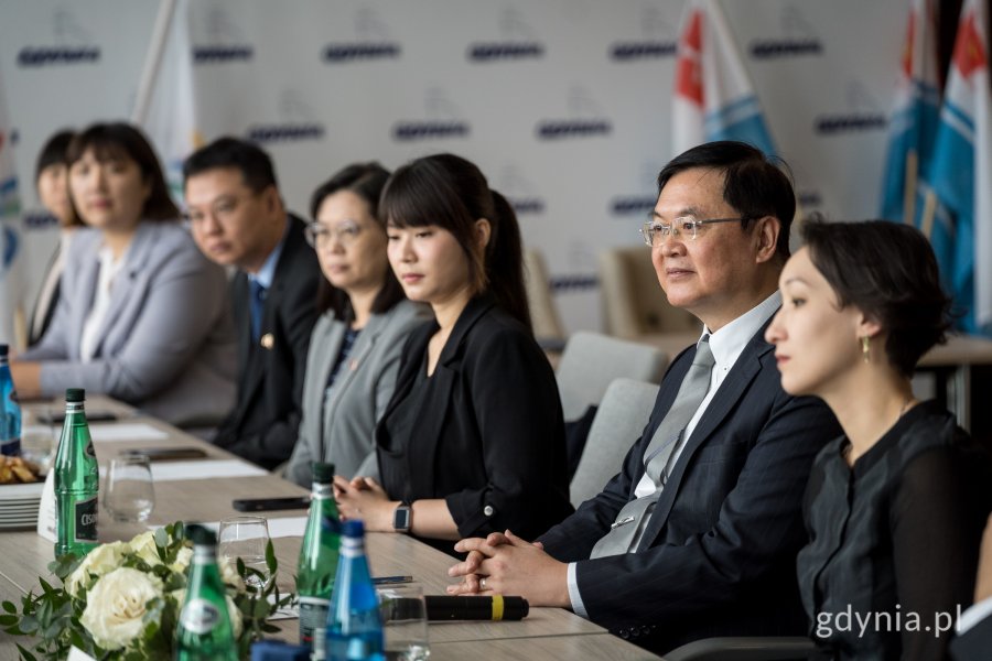 Na zdj. delegacja Kaohsiung z wiceprezydentem Lo Ta-Sheng