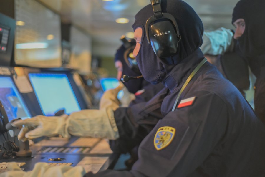 ORP „Grom” ćwiczy na wodach Zatoki Gdańskiej // fot. kmdr ppor. Radosław Pioch / 3.FO