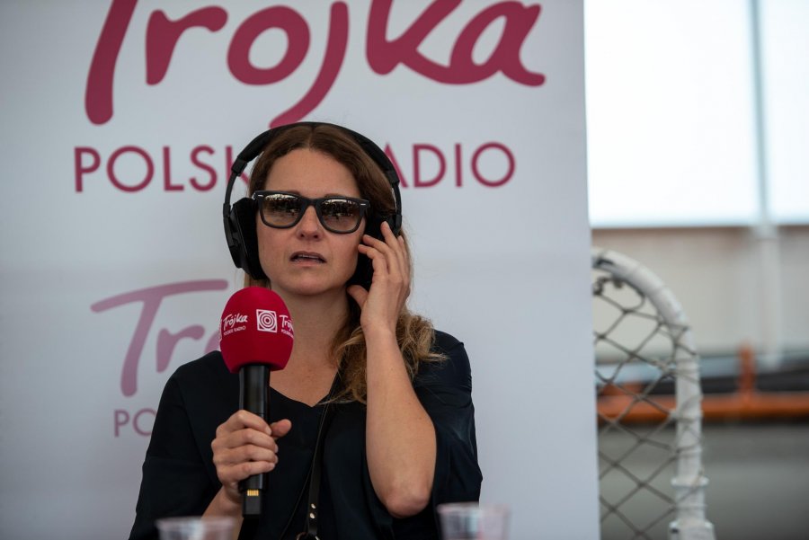 Plenerowe studia Polskiego Radia nadają z Gdyni przed „Lato z Radiem Festiwal”, fot. Dawid Linkowski