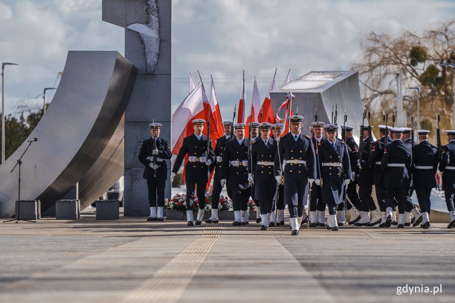 Uroczystości przy Pomniku Polski Morskiej w Gdyni z okazji 24. rocznicy przystąpienia Polski do NATO, fot. M. Dietrich