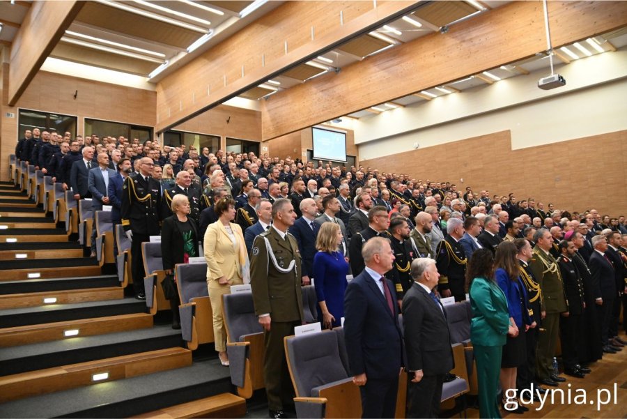 Uczestnicy inauguracji roku akademickiego w AMW (fot. Magdalena Starnawska)