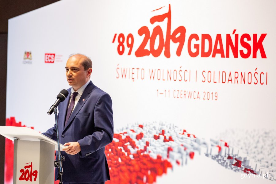 Basil Kerski - dyrektor Europejskiego Centrum Solidarności otwiera międzynarodowe Forum Obywatelskie // fot. Piotr Hukało