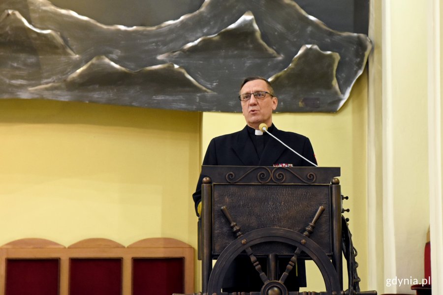 Uroczystość odsłonięcia charakterystycznej biało-niebieskiej tablicy symbolicznie przypieczętowała wpis kościoła do wojewódzkiego rejestru zabytków, fot. Jan Ziarnicki