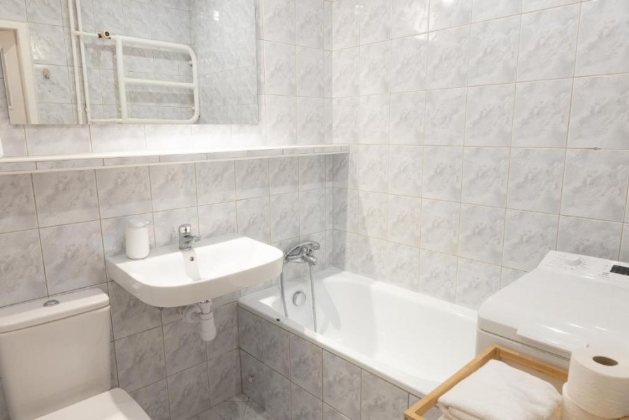 Apartament przy Hali, łazienka z wanną