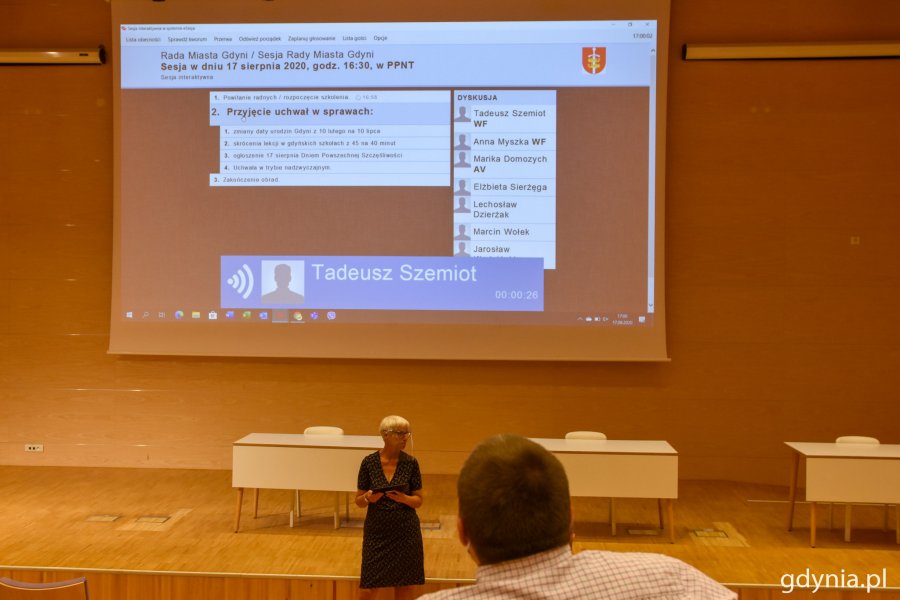 Czytelny system prowadzenia sesji i dyskusji w ramach niej // fot. Dorota Nelke