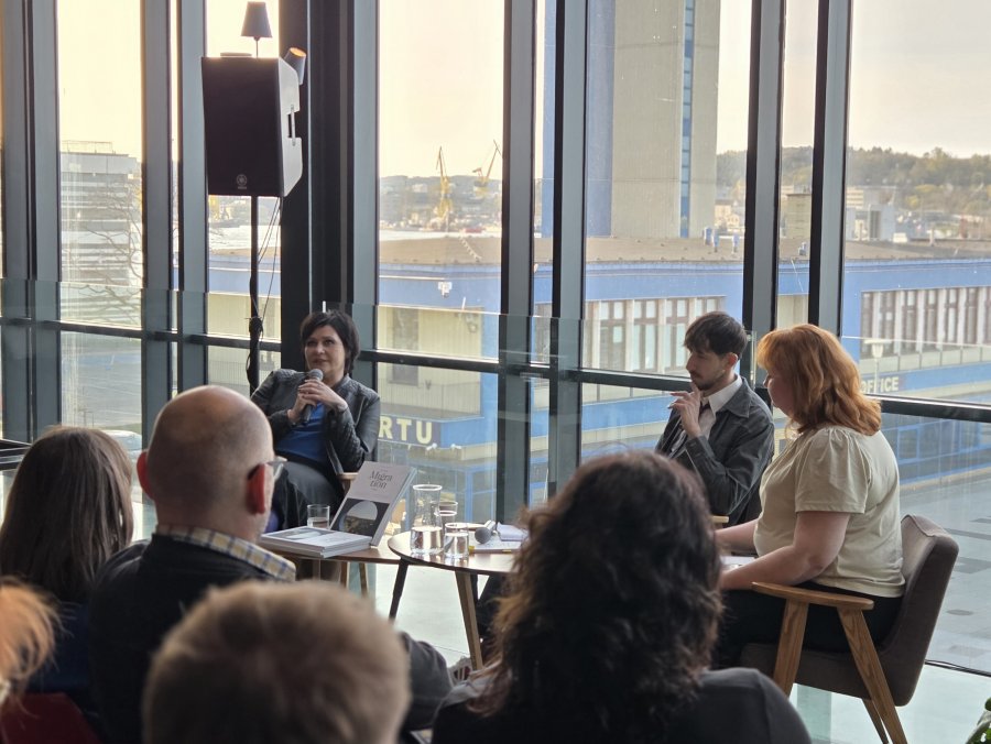 Spotkanie w Muzeum Emigracji wok&oacute;ł najnowszego "Polskiego Przeglądu Migracyjnego" ze Stasią Budzisz i Grzegorzem Piątkiem (Fot. Dorota Patzer)