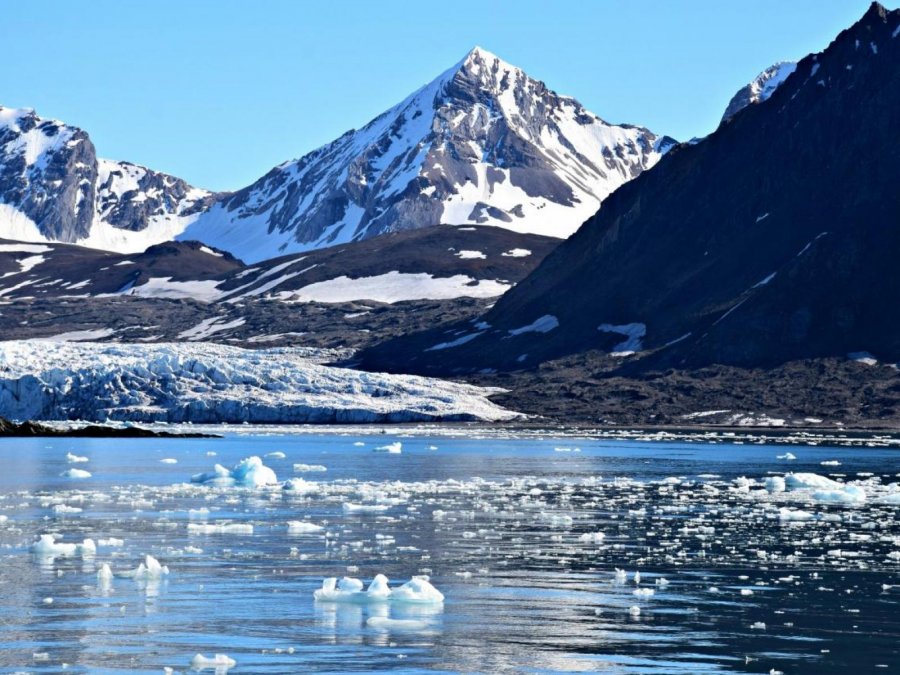 Horyzont II na Spitsbergen, fot. H. Żywiec, A. Winnicki / Uniwersytet Morski w Gdyni