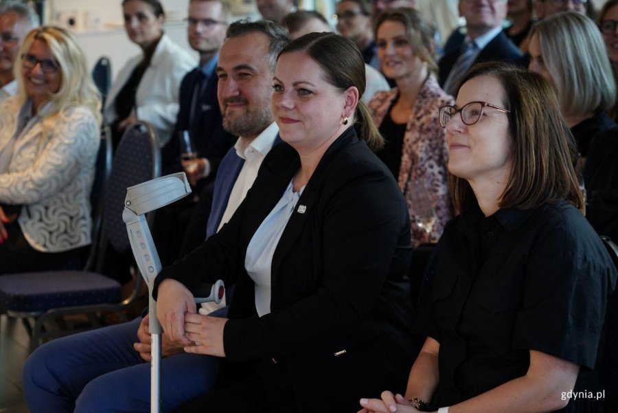 Na zdjęciu m.in. prezydent Gdyni Aleksandra Kosiorek i wiceprezydent Gdyni Tomasz Augustyniak (fot. Magdalena Starnawska)