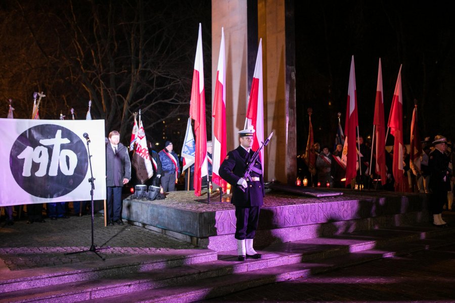 Wieczorne uroczystości upamiętniające ofiary Grudnia '70 // fot. Karol Stańczak
