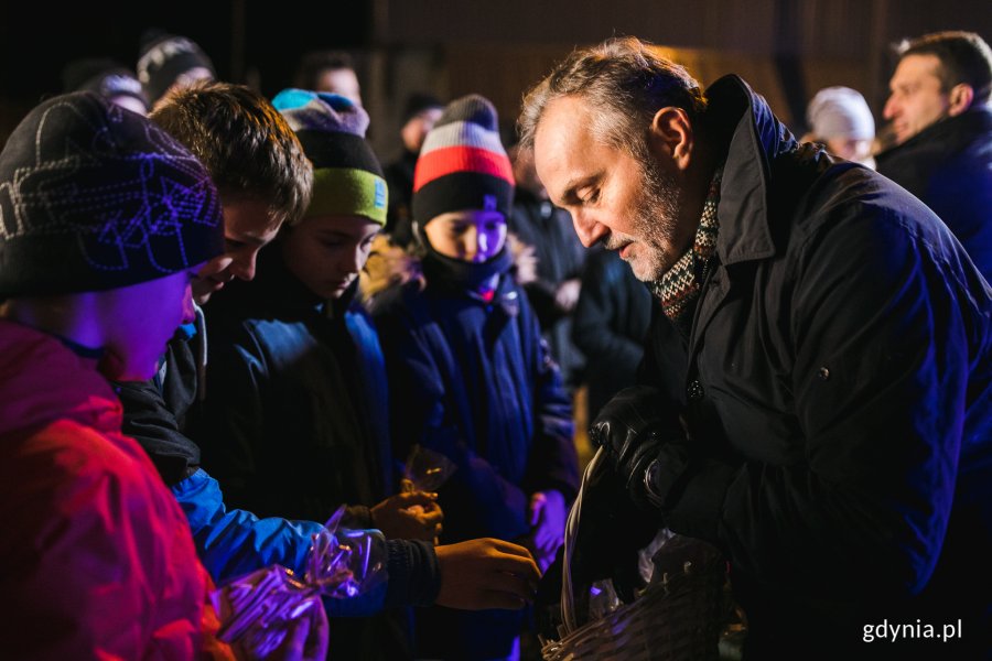 Pierwsze świąteczne iluminacje rozbłysły na Pogórzu // fot. Karol Stańczak