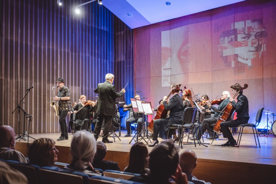 Ostatni, niedzielny koncert w ramach tegorocznego Gdynia Classica Nova, czyli występ Polskiej Filharmonii Kameralnej z Sopotu pod batutą maestro Wojciecha Rajskiego, fot. Tomasz Kamiński