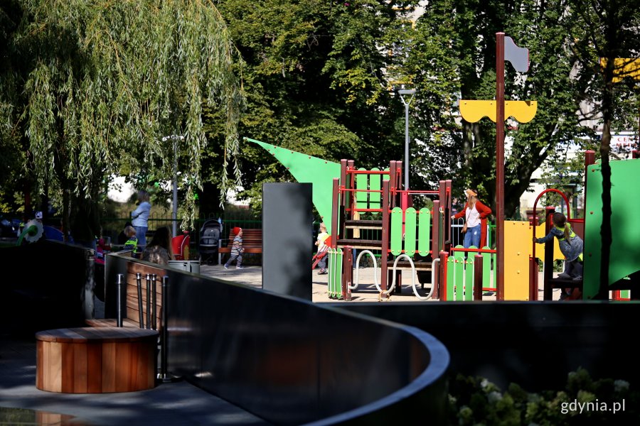 Nowy plac zabaw w ramach drugiego etapu Parku Centralnego, fot. Przemysław Kozłowski