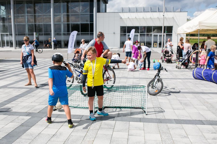 Piknik rodzinny w dzielnicy Chwarzno-Wiczlino podczas zawodów Ironman 2017 // fot. K. Stańczak