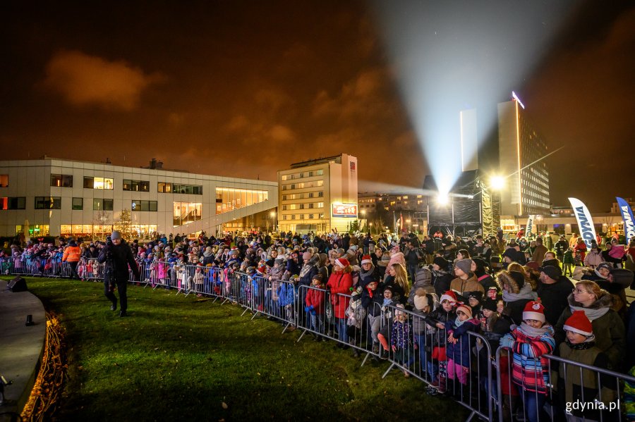 Gdyńskie mikołajki na Placu Grunwadzkim, fot. Dawid Linkowski