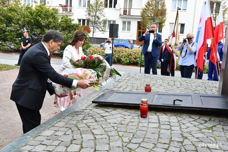 Sobotnie uroczystości pod pomnikiem, fot. Michał Puszczewicz