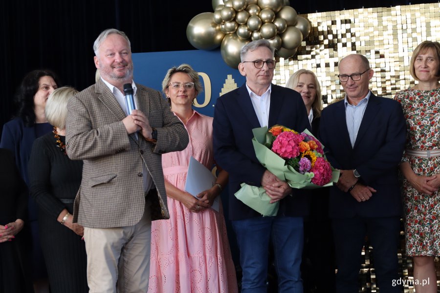 Jubileusz 90-lecia SP 8 w Gdyni, na zdjęciu zaproszeni goście
