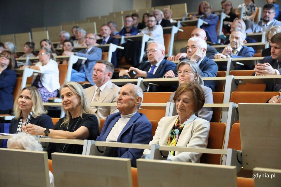 Jubileusz był okazją do spotkań po latach (fot. Magdalena Starnawska)