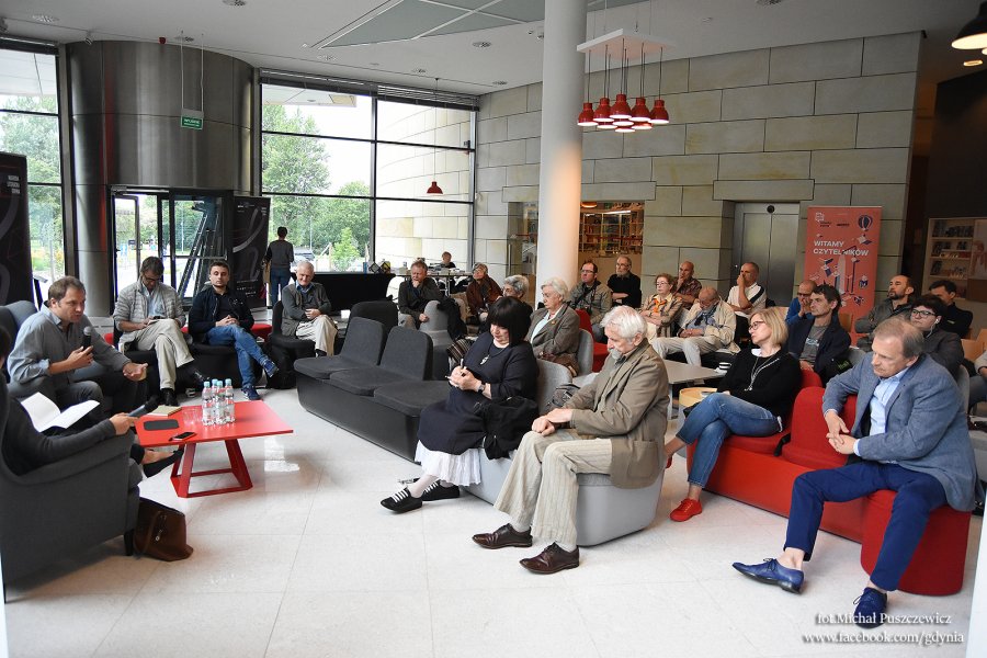 Dni Nagrody Literackiej Gdynia. Spotkanie z laureatami Kostek Literackich // fot. M.Puszczewicz