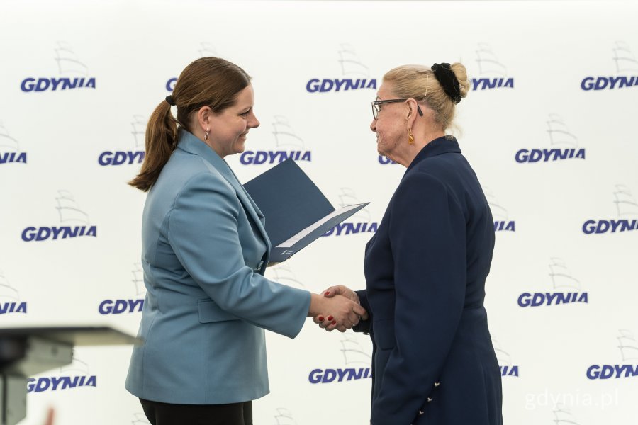 Na zdjęciu: prezydent Aleksandra Kosiorek i Henryka Krzywonos-Strycharska (fot. Paweł Budziński)