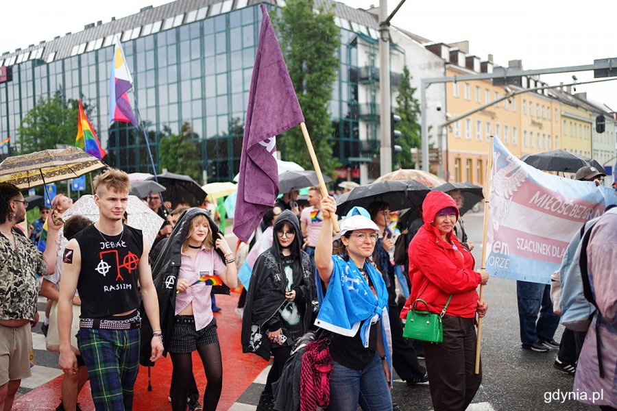 Uczestnicy przemarszu w ramach X Trójmiejskiego Marszu Równości ulicami Gdańska (fot. Mirosław Pieślak)