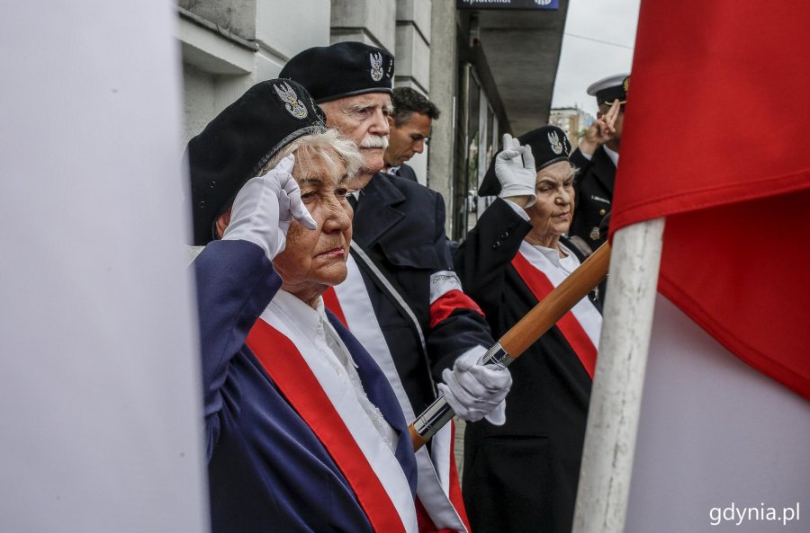 Odsłonięcie tablicy poświęconej oficerom polskiej Marynarki Wojennej 