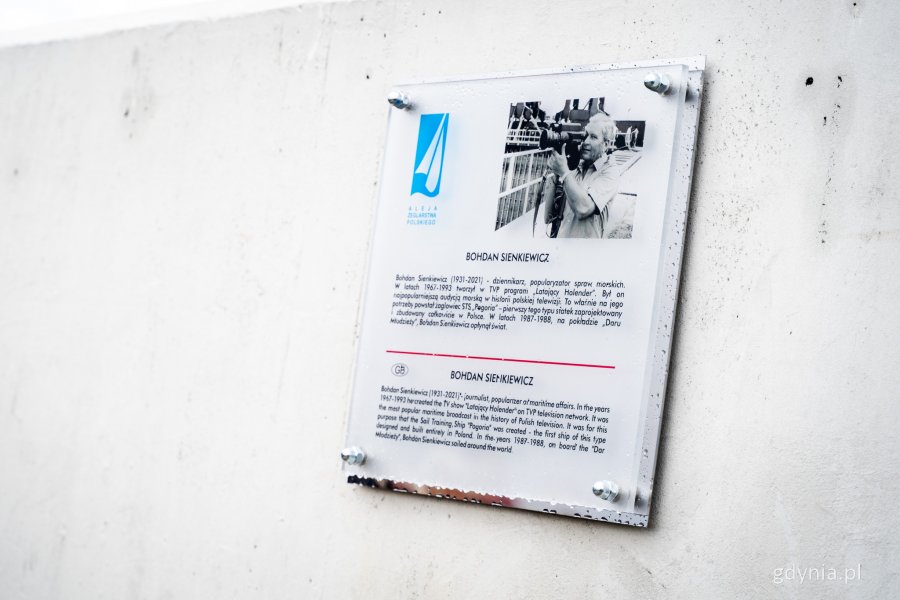 Tablica Bohdana Sienkiewicza w alei Żeglarstwa Polskiego (fot. Kamil Złoch)