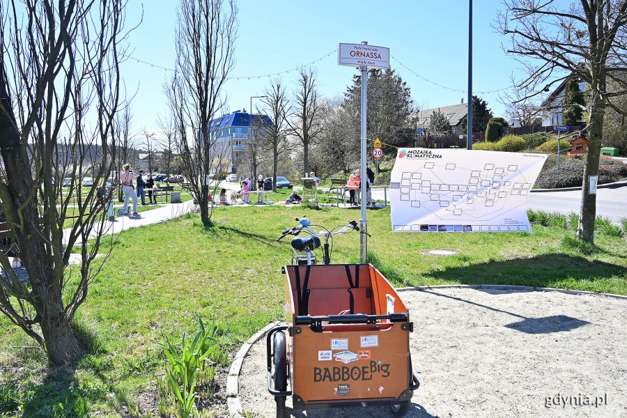 Pojemnik na niepotrzebne ubrania i tekstylia