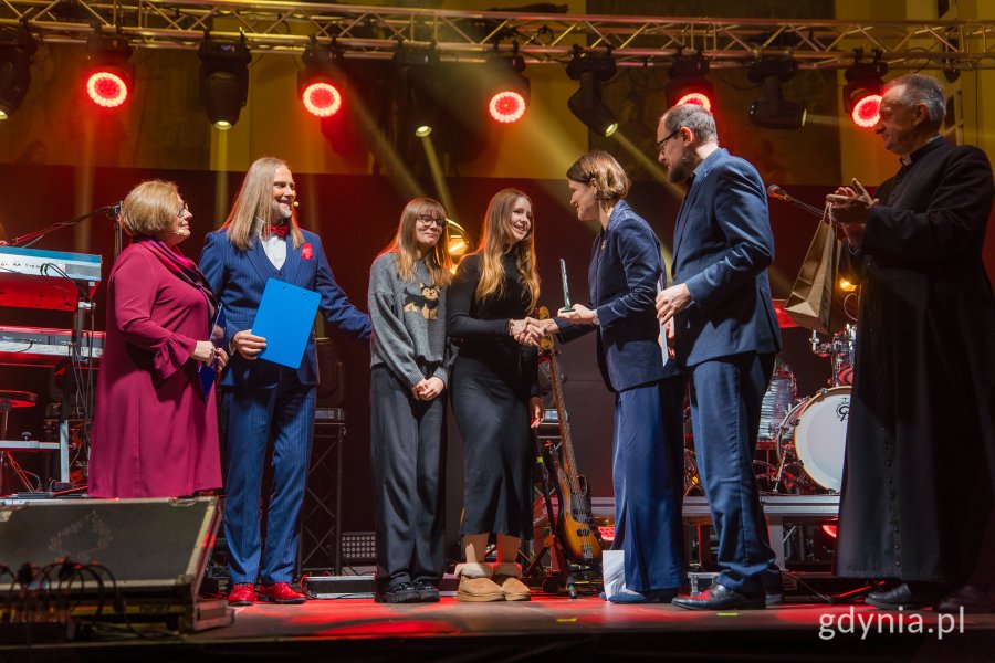 Gala finałowa X edycji Przeglądu Teatrów Amatorskich „Kurtyna” w gdyńskim Małym Kacku. Teatr Pierwsze Kroki (fot. Paweł Budziński)