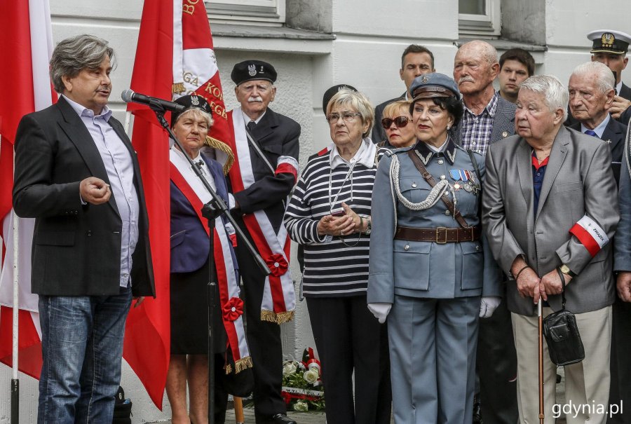 Odsłonięcie tablicy poświęconej oficerom polskiej Marynarki Wojennej 