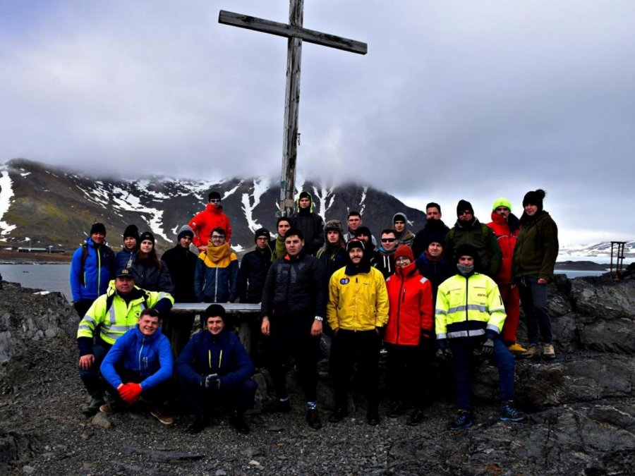 Horyzont II na Spitsbergen, fot. H. Żywiec, A. Winnicki / Uniwersytet Morski w Gdyni