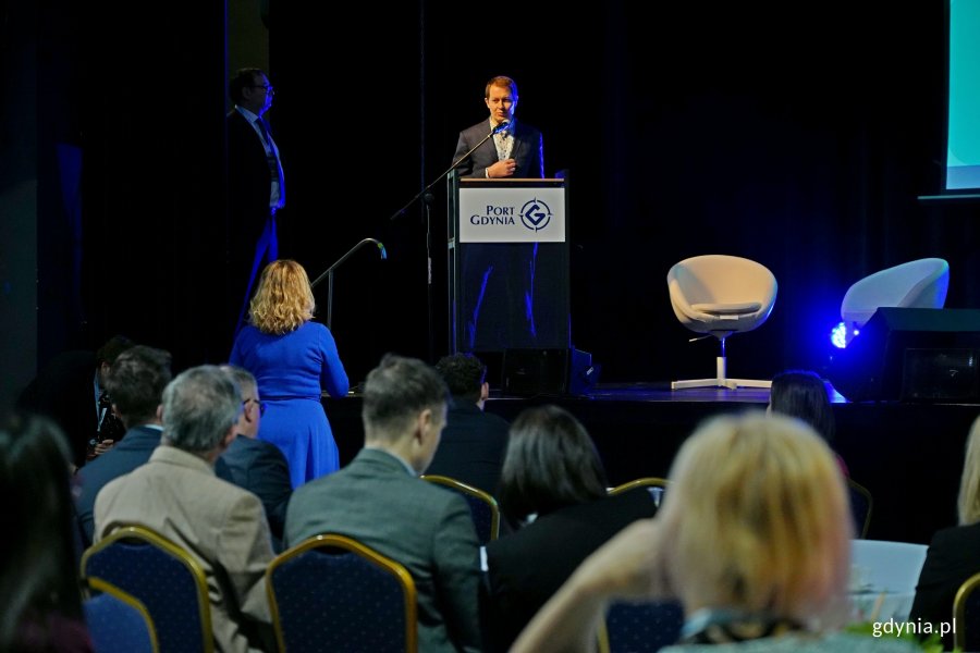 Stanisław Paszkowski z DNV Polska wygłaszające wykład wprowadzający podczas Baltic Ports for Climate Conference 2025 