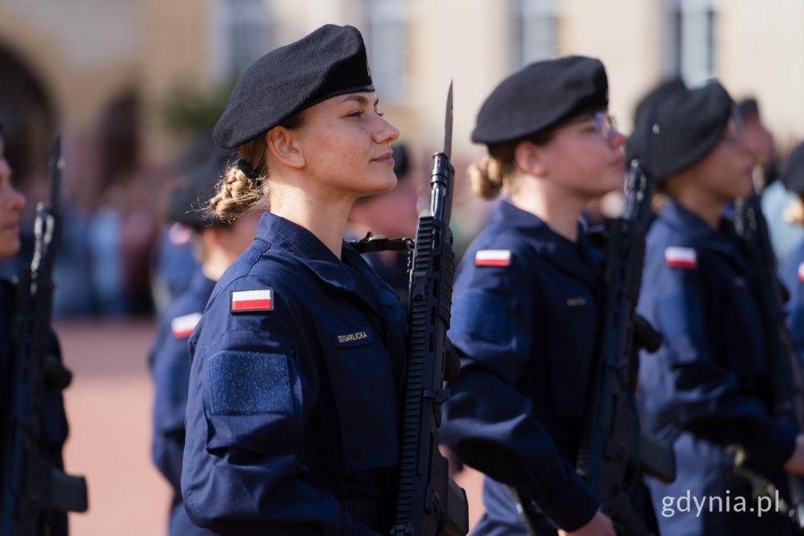 Podchorążowie Akademii Marynarki Wojennej podczas uroczystej przysięgi wojskowej 
