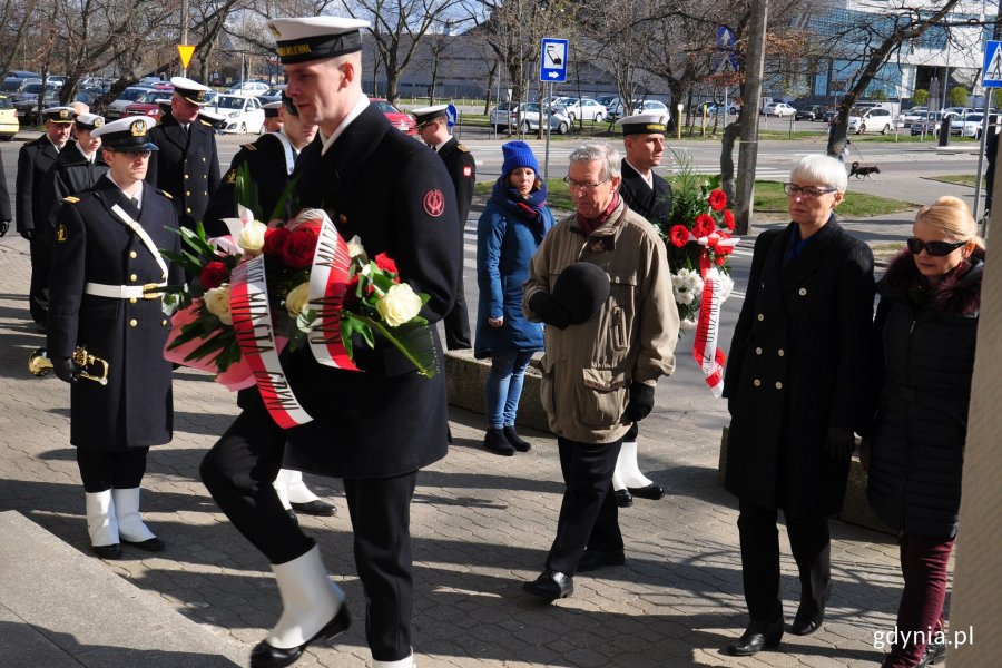 W uroczystościach wzięli udział: przewodnicząca gdyńskiej Rady Miasta Joanna Zielińska, wiceprzewodniczący Rady Miasta Gdyni Andrzej Bień oraz radni miasta Elżbieta Sierżęga i Zenon Roda // fot. Paweł Kukla