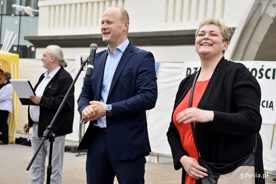 W obchodach 15. Dnia Godności Osób z Niepełnosprawnością Intelektualną uczestniczył Bartosz Bartoszewicz - wiceprezydent Gdyni ds. jakości życia // fot. Paweł Kukla