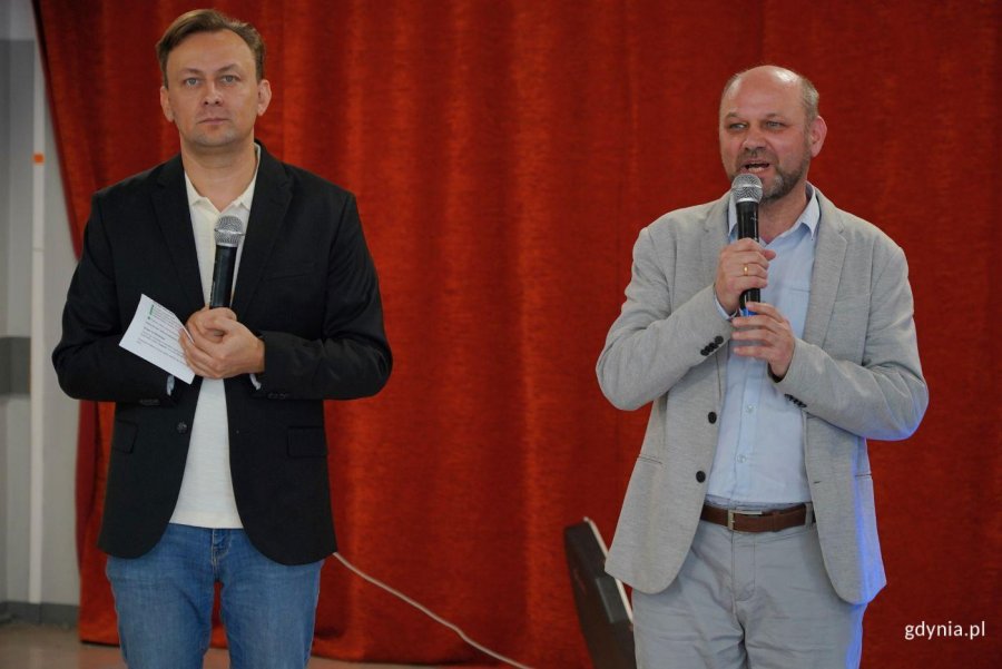 Na zdjęciu (od lewej): prezes Fundacji Adaptacja Kordian Kulaszewicz i wiceprzewodniczący Rady Miasta Ireneusz Trojanowicz (fot. Magdalena Starnawska)