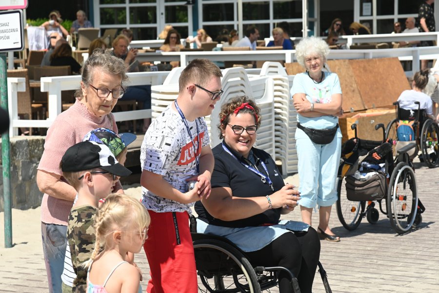 Gra w bule na plaży w Gdyni, fot. Magdalena Śliżewska