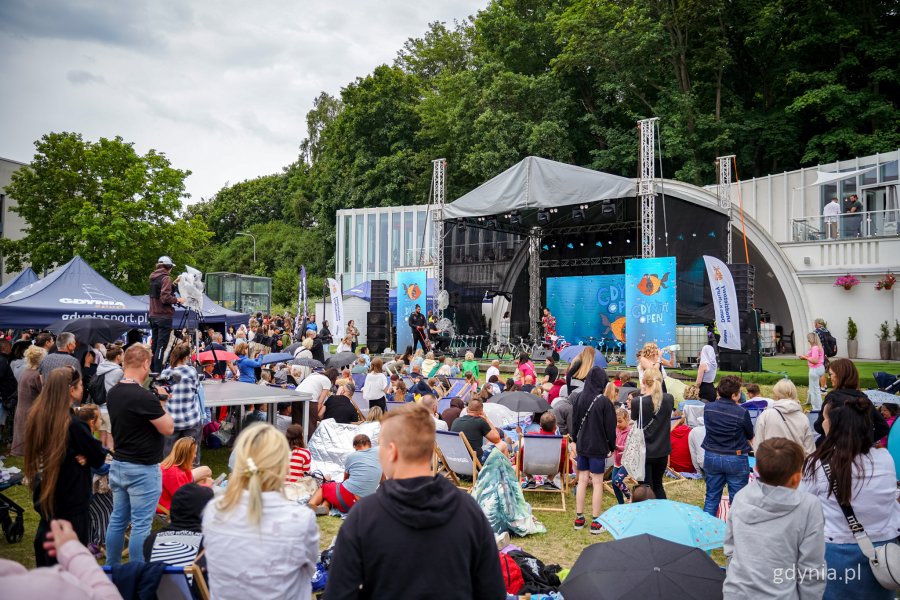Gala finałowa Międzynarodowego Festiwalu Piosenki Gdynia Open w muszli koncertowej na placu Grunwaldzkim (fot. Kamil Złoch)