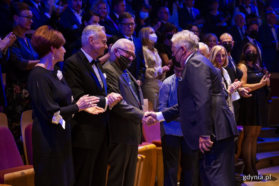 Gala Pracodawców Pomorza „Przedsiębiorcy Medykom”. Przywitanie Prezydentów RP Lecha Wałęsy i Aleksandra Kwaśniewskiego. Fot. Przemysław Kozłowski
