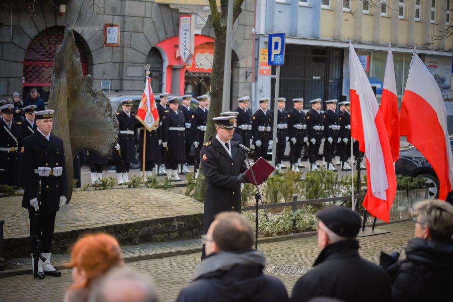 Miejskie uroczystości pod pomnikiem Ofiar Terroru Komunistycznego przy ul. Pułaskiego, fot. st. chor. szt. mar. Piotr Leoniak