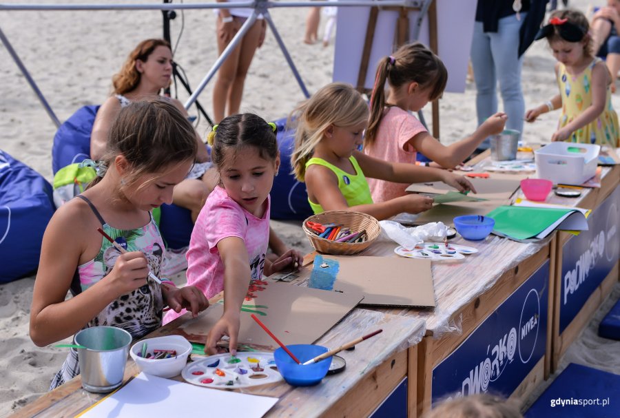 Festyn „Pożegnanie wakacji” na plaży miejskiej w Gdyni // fot. Dawid Linkowski