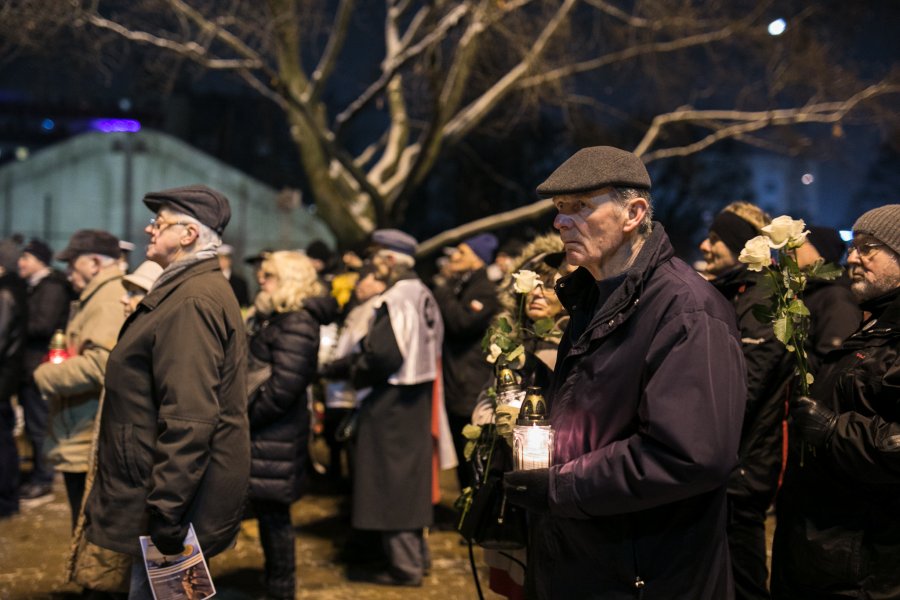 Wieczorne uroczystości z okazji 48. rocznicy Grudnia '70 // fot. Karol Stańczak