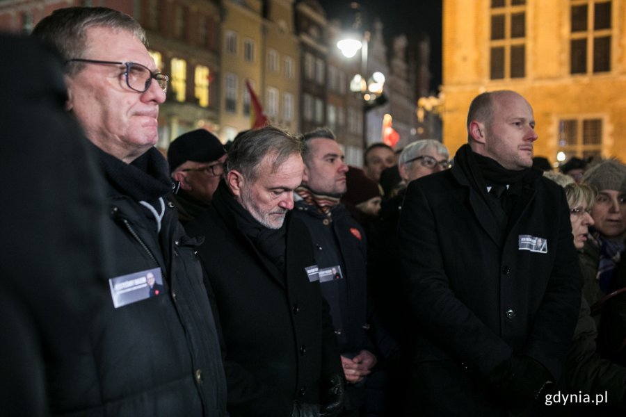 Od prawej: Bartosz Bartoszewicz, wiceprezydent Gdyni, Wojciech Szczurek, prezydent Gdyni i Grzegorz Furgo, poseł na Sejm RP fot. Karol Stańczak. 