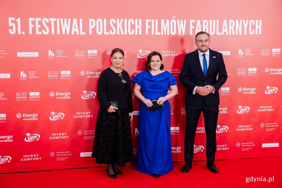 Na zdjęciu (od lewej): wiceprezydentka Gdyni Oktawia Gorzeńska, prezydent Gdyni Aleksandra Kosiorek, wiceprezydent Gdyni Tomasz Augustyniak (fot. Karol Stańczak)
