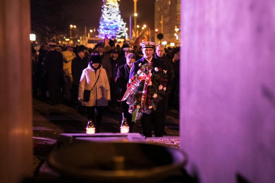 Wieczorne uroczystości upamiętniające ofiary Grudnia '70 // fot. Karol Stańczak