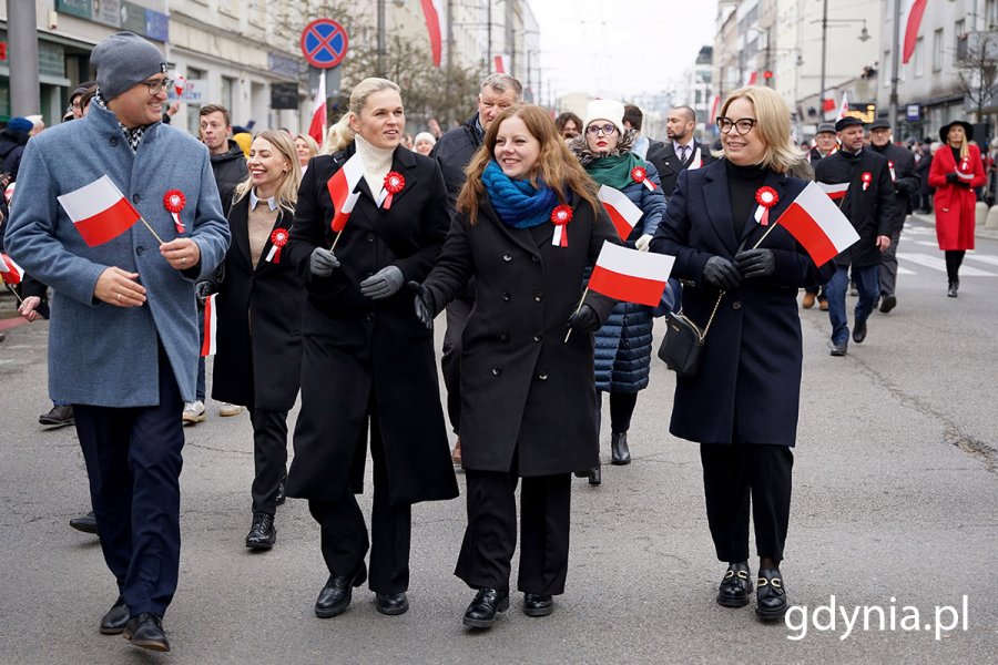 Na zdjęciu (od lewej): Emil Rojek, wicewojewoda, Barbara Nowacka, ministra edukacji, Aleksandra Kosiorek, prezydent Gdyni, Oktawia Gorzeńska, wiceprezydentka Gdyni (fot. Mirosław Pieślak)