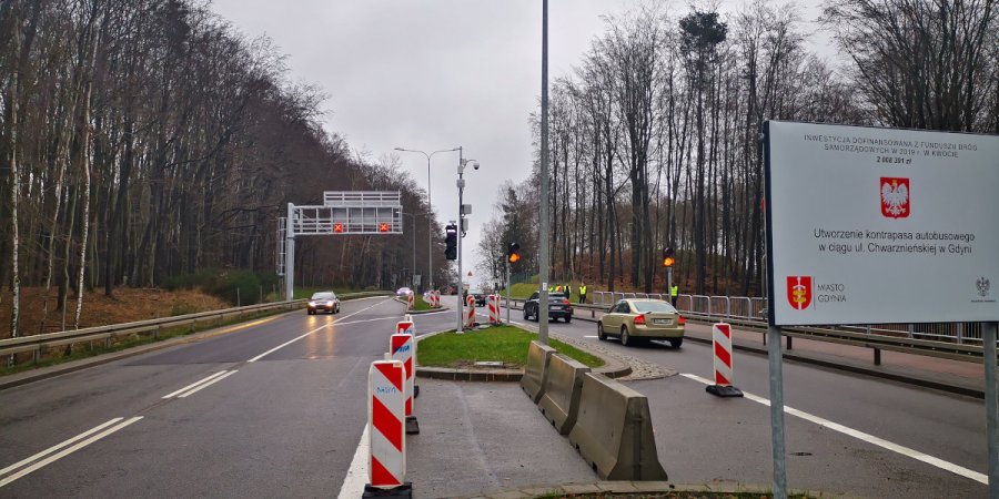 Testy kontrapasa autobusowego na ulicy Chwarznieńskiej/ fot. ZDiZ