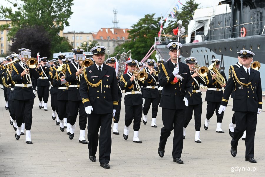 Uroczystości przed okrętem ORP "Błyskawica" // fot. Michał Puszczewicz