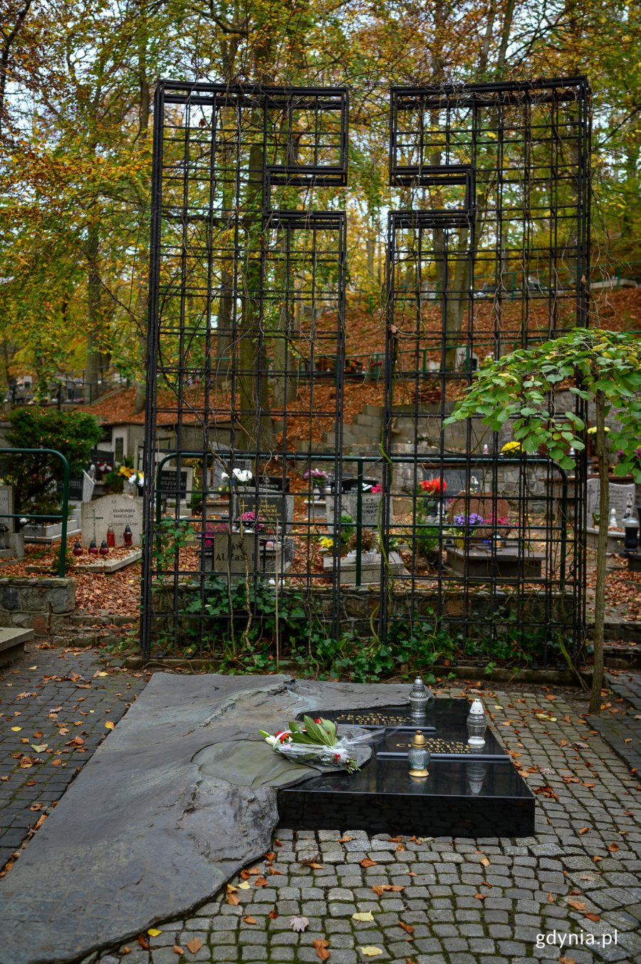 Grób Franciszki Cegielskiej na cmentarzu komunalnym na Witominie // fot. Dawid Linkowski