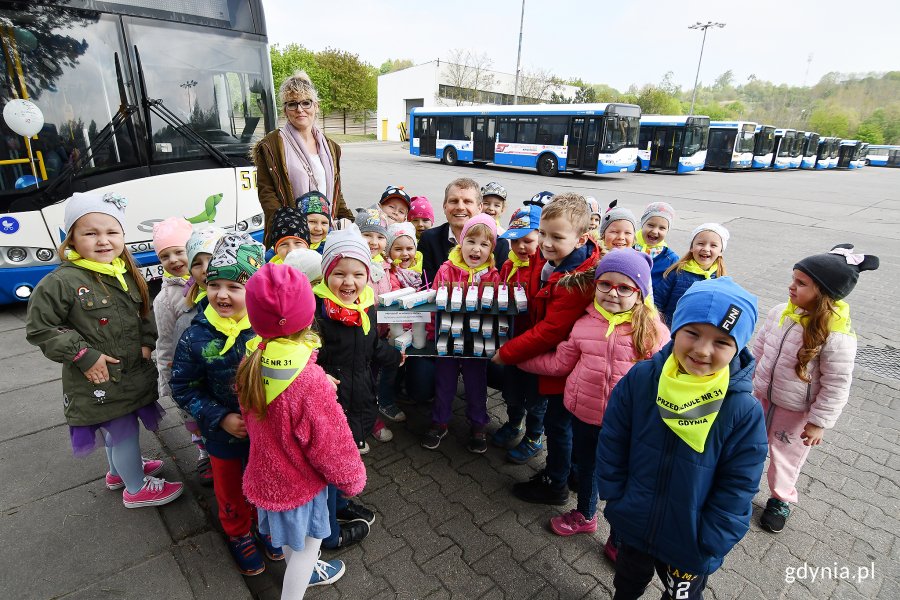 Dni Otwarte Funduszy Europejskich w bazie Przedsiębiorstwa Komunikacji Autobusowej w Gdyni // fot. Michał Puszczewicz
